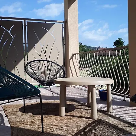 1er étage Climatisé Entier 90m2 Appartement *